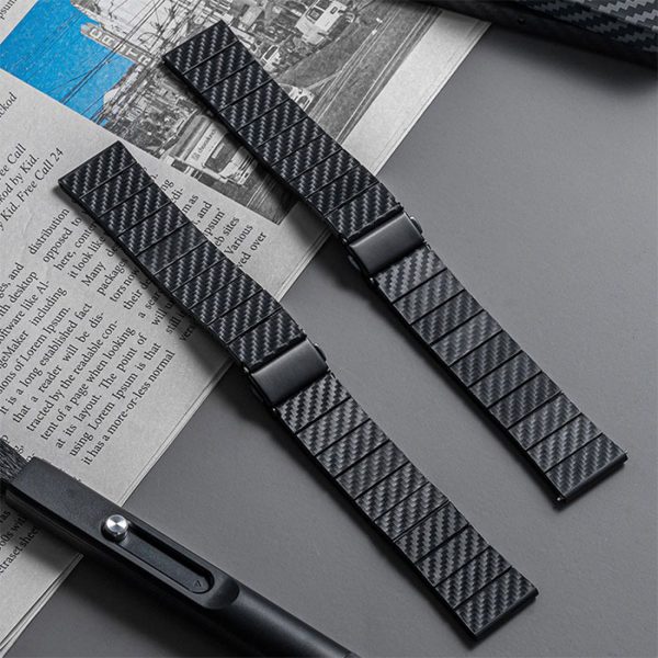 بند مدل Lux-Carbonfiber26 ساعت سامسونگ Galaxy Watch 6 40mm / 44mm / Watch6 Classic 43mm / 47mm فیبرکربن